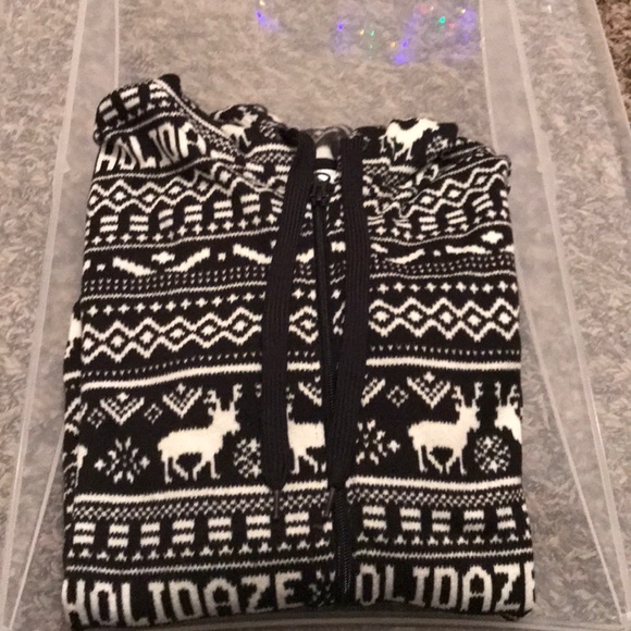 Sweater/Jacket - Picture 2 of 2